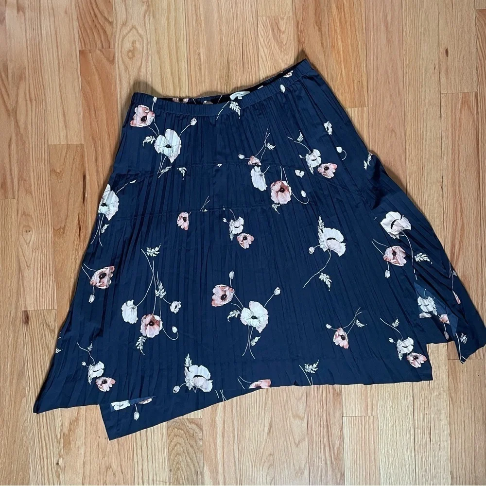 Vince Blue Floral Flower Pleated Skirt Elastic Waist Midi Polyester EUC Size XL